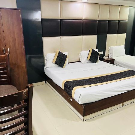 Hotel Asian Plaza Delhi Airport Ню Делхи Екстериор снимка