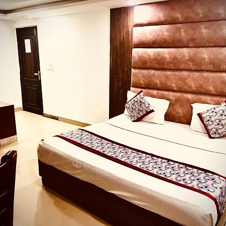 Hotel Asian Plaza Delhi Airport Ню Делхи Екстериор снимка