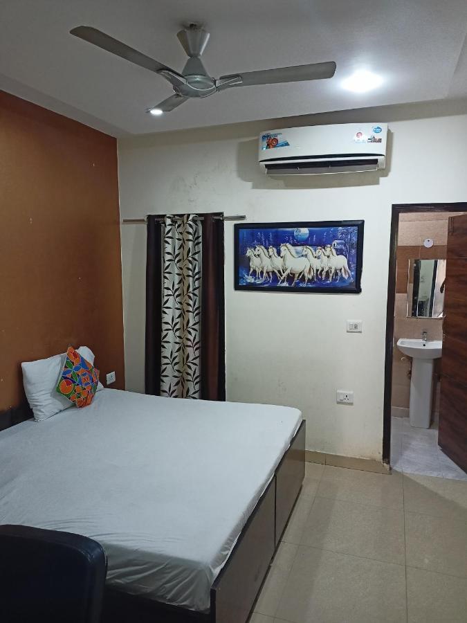 Hotel Asian Plaza Delhi Airport Ню Делхи Екстериор снимка