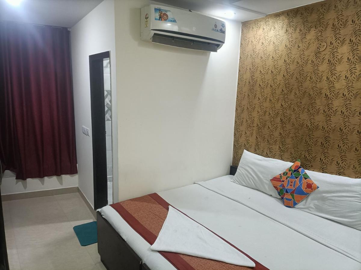 Hotel Asian Plaza Delhi Airport Ню Делхи Екстериор снимка