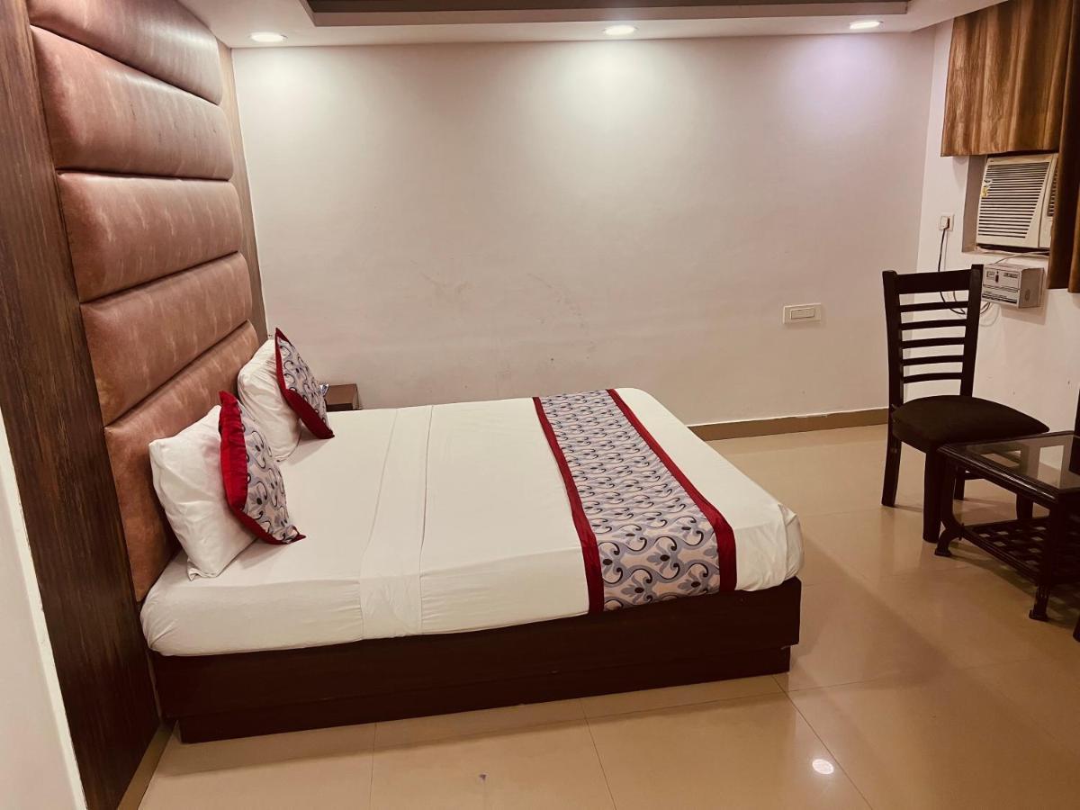Hotel Asian Plaza Delhi Airport Ню Делхи Екстериор снимка