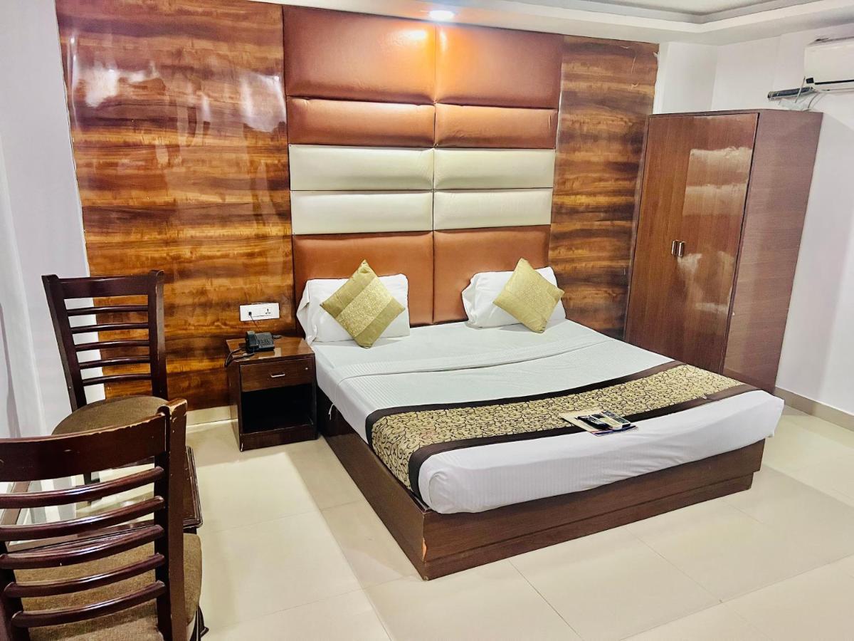 Hotel Asian Plaza Delhi Airport Ню Делхи Екстериор снимка