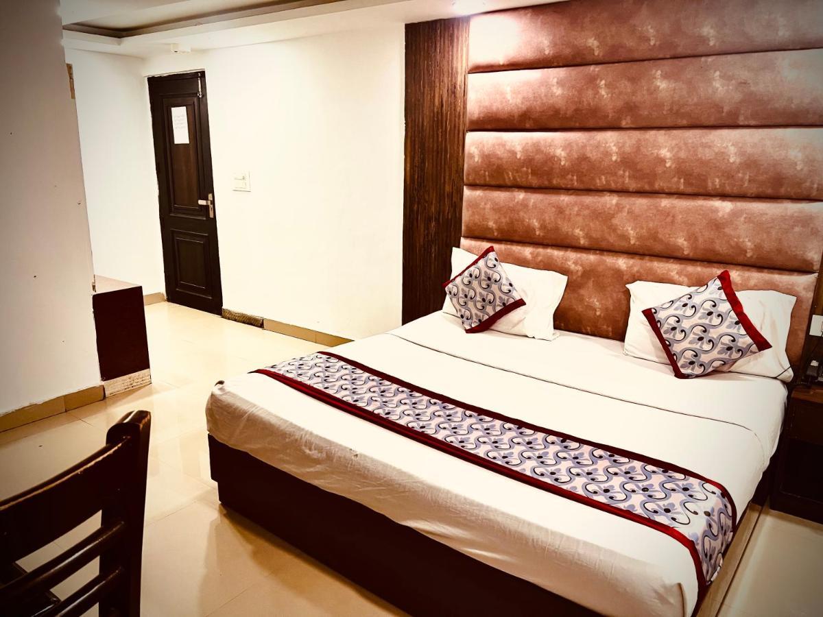 Hotel Asian Plaza Delhi Airport Ню Делхи Екстериор снимка